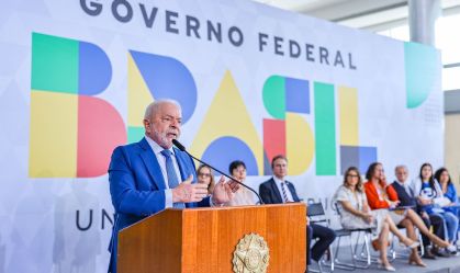 Governo Lula anuncia que bolsas de pesquisa terão reajuste de 25% a 200%