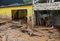 Especialistas recomendam como limpar a casa após enchentes
