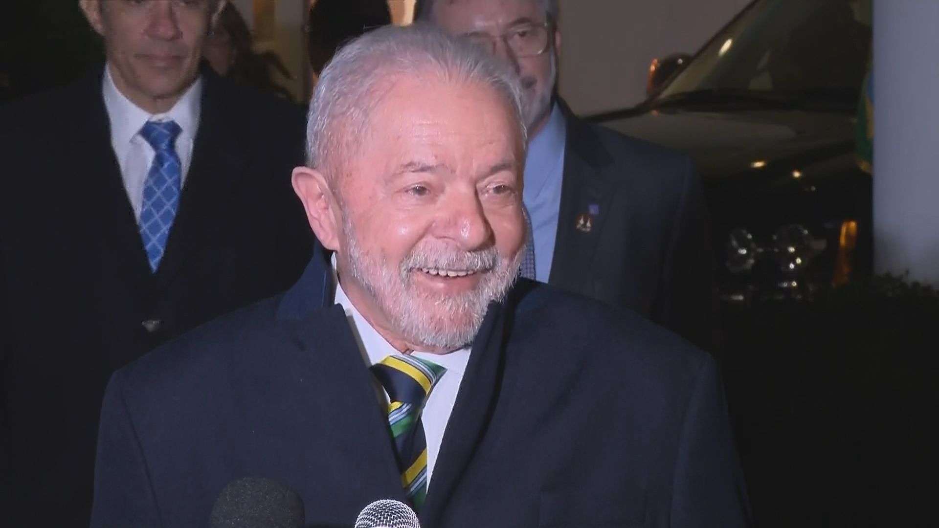 Lula fala à imprensa após agenda nos Estados Unidos