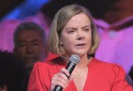 Gleisi Hoffman desconversa sobre comandar ministério: "Preciso entregar o PT"