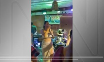 Show da cantora Renata Falcão é interrompido após cheiro de pum