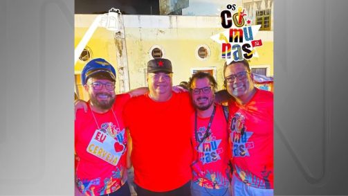 Flávio Dino no bloco de Carnaval "Os Comunas"