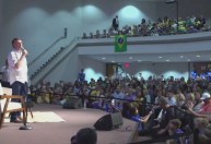 Em evento nos EUA, Bolsonaro confirma que pretende voltar ao Brasil nas “próximas semanas”
