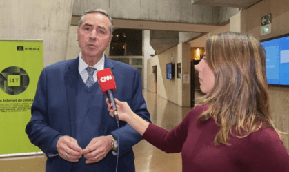 Regulação das redes sociais deve ter três níveis, diz Barroso à CNN