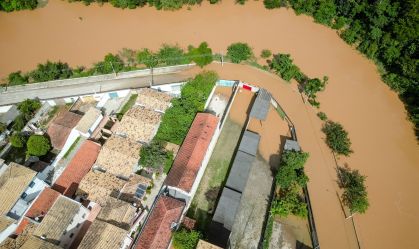 RIO TRANSBORDA SÃO LUIZ DO PARAITINGA SP