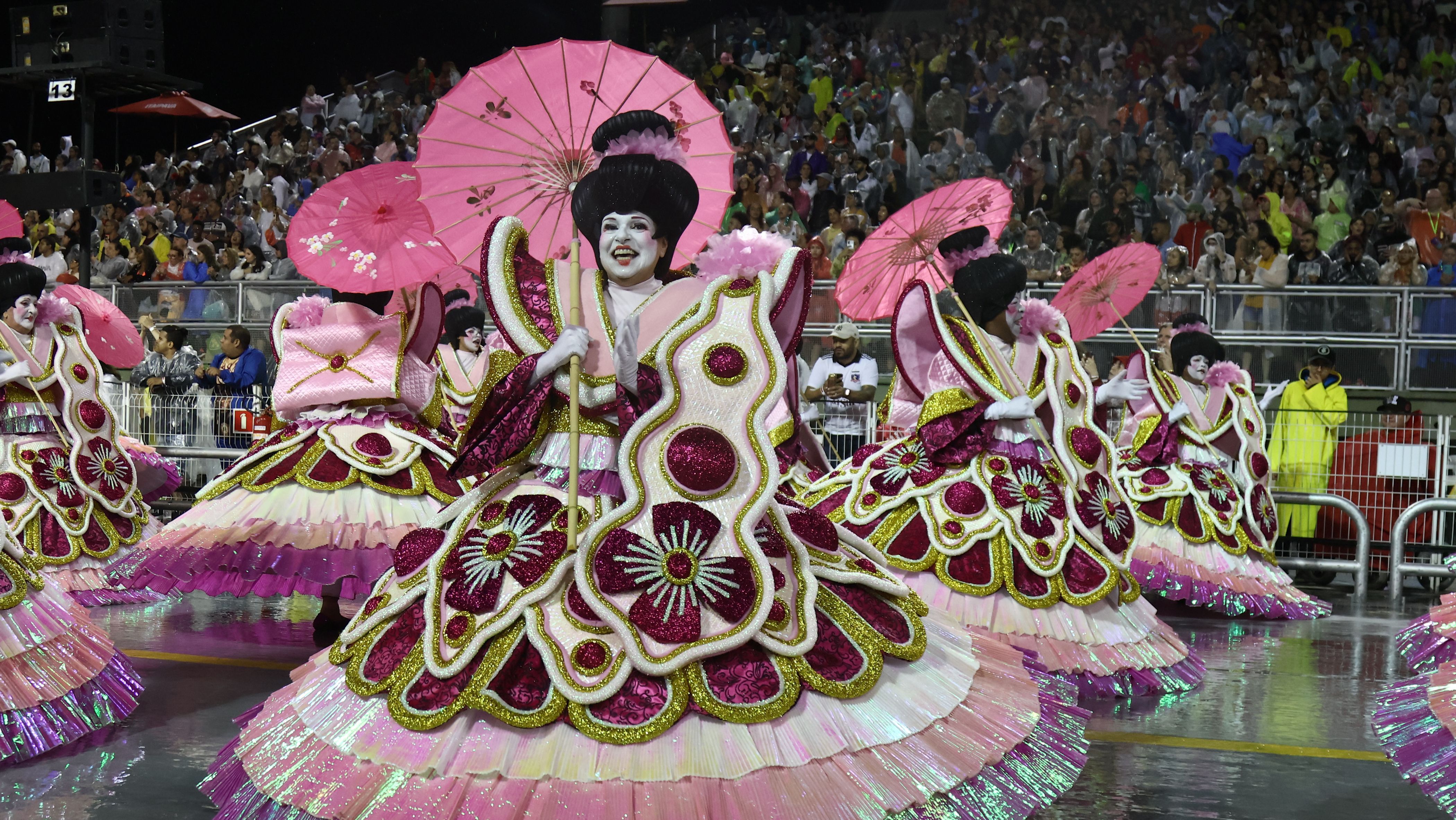 Ala de baianas da Mocidade Alegre no desfile campeão de 2023
