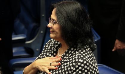 PSOL apresenta relatório contra Damares Alves por prevaricação ao povo Yanomami