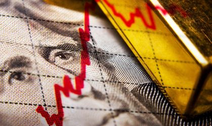 Após colapso do SVB, dólar cai ante rivais com chance de Fed menos agressivo nos EUA