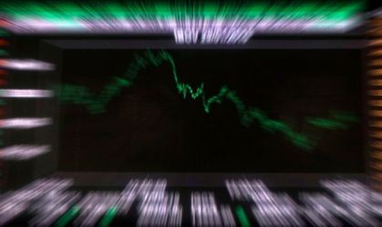 Críticas ao BC derrubam Bolsa, fazem dólar disparar e retardam queda de juros