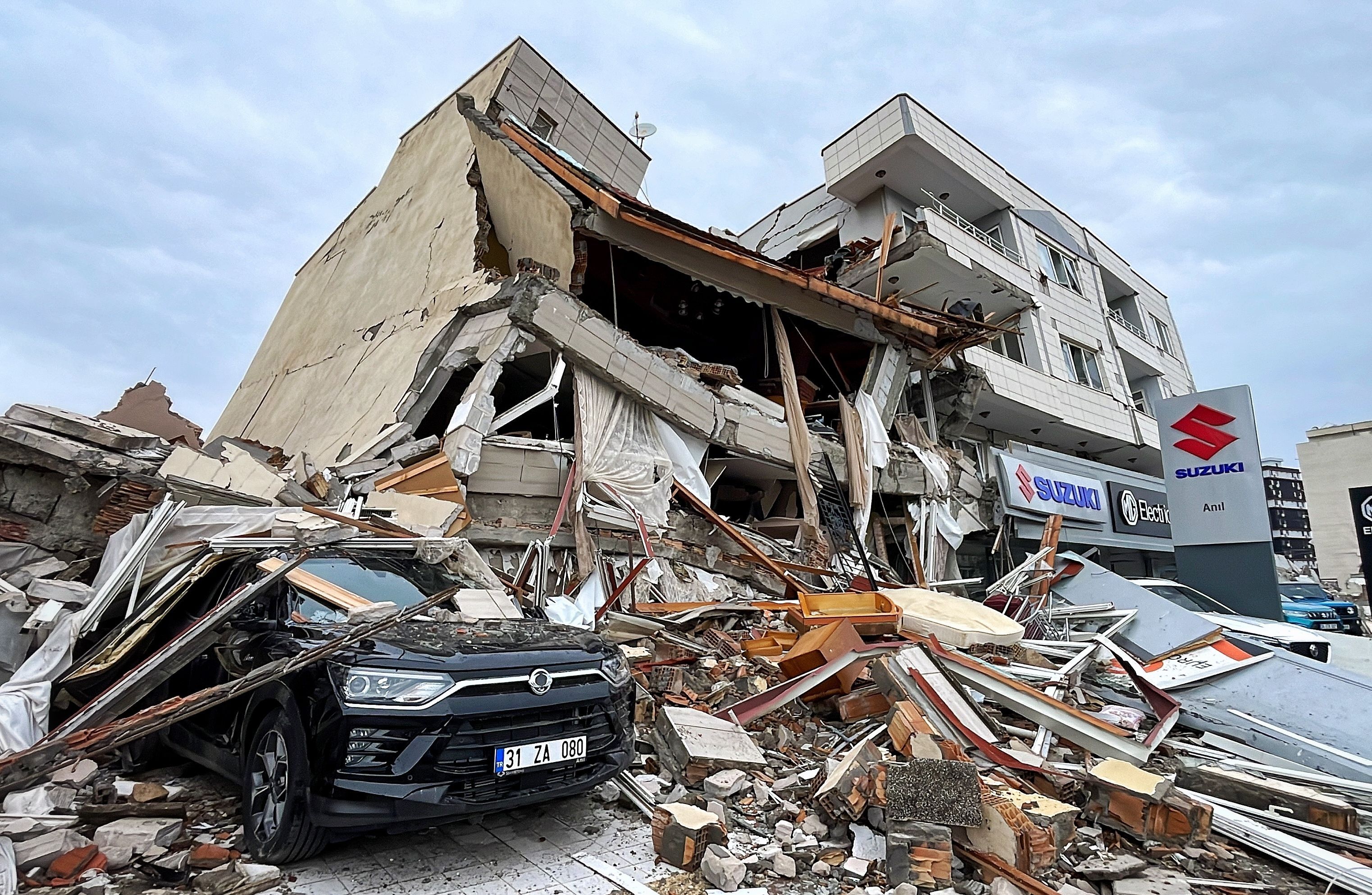 Earthquakes jolts Turkiye's provinces