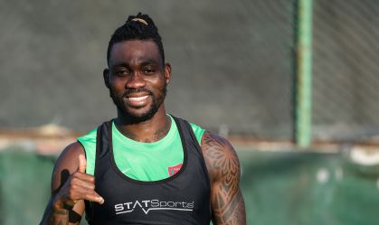 Jogador da seleção de Gana é retirado com vida de escombros após terremoto na Turquia