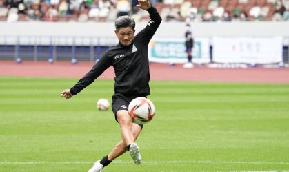 King Kazu quebra mais recordes ao assinar com o Oliveirense, aos 55 anos