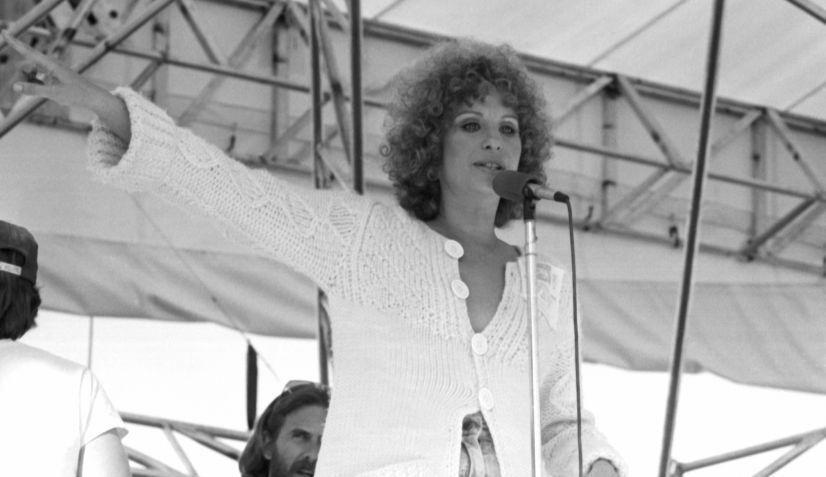 Barbra Streisand no filme "Nasce Uma Estrela" (1976) / Screen Archives/Getty Images