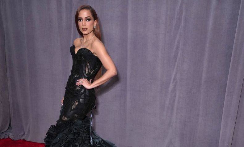 Anitta no tapete vermelho do Grammy 2023 / Kevin Mazur/Getty Images for The Recording Academy
