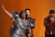 Após comentários gordofóbicos, Lizzo desabafa: “Ser gorda não é minha marca”