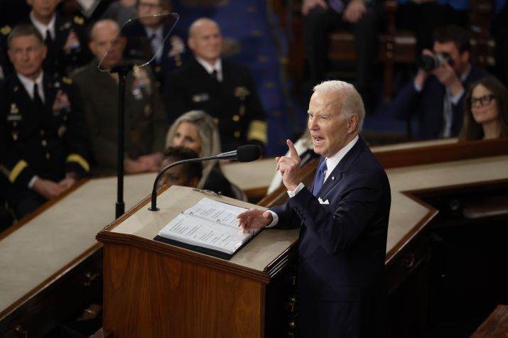 O presidente Joe Biden faz seu discurso sobre o Estado da União durante uma reunião conjunta do Congresso na Câmara do Capitólio dos EUA em 07 de fevereiro de 2023 em Washington, DC / Chip Somodevilla/Getty Images
