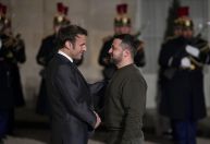 Presidente Macron concede a Zelensky a maior honraria da França