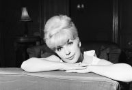 Morre Stella Stevens, atriz que teve mais de 200 papéis ao longo da carreira