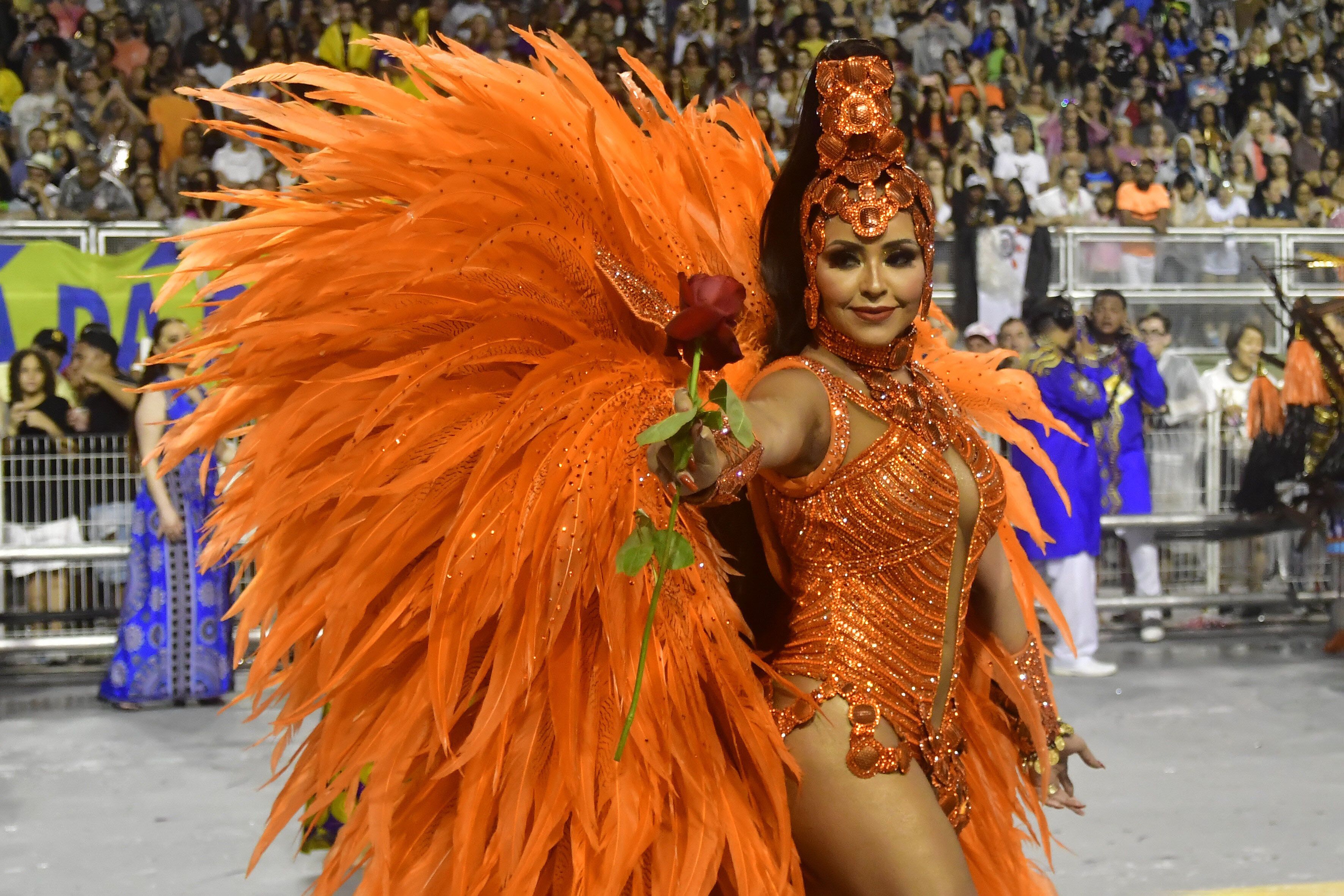 CARNAVAL 2023  A RAINHA DE BATERIA ANA BEATRIZ GODOY, DA ESCOLA DE SAMBA, ROSAS DE OURO, NO SAMBÓDROMO DO ANHEMBI, NA ZONA NORTE DE SÃO PAULO, NA ZONA NORTE DE SÃO PAULO, NA MADRUGADA DESTE SÁBADO (18)