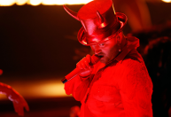 Sam Smith é chamado de “demoníaco” e “pedófilo” em Nova York; entenda