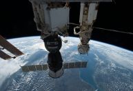 Rússia lança espaçonave substituta para resgatar astronautas após vazamento
