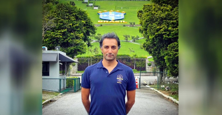 Técnico iraniano Koosha Delshad