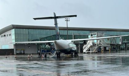 Aviões são arrastados por rajada de vento em aeroporto no Paraná