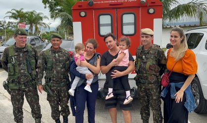 Ministra da Gestão é resgatada em São Sebastião após fortes chuvas