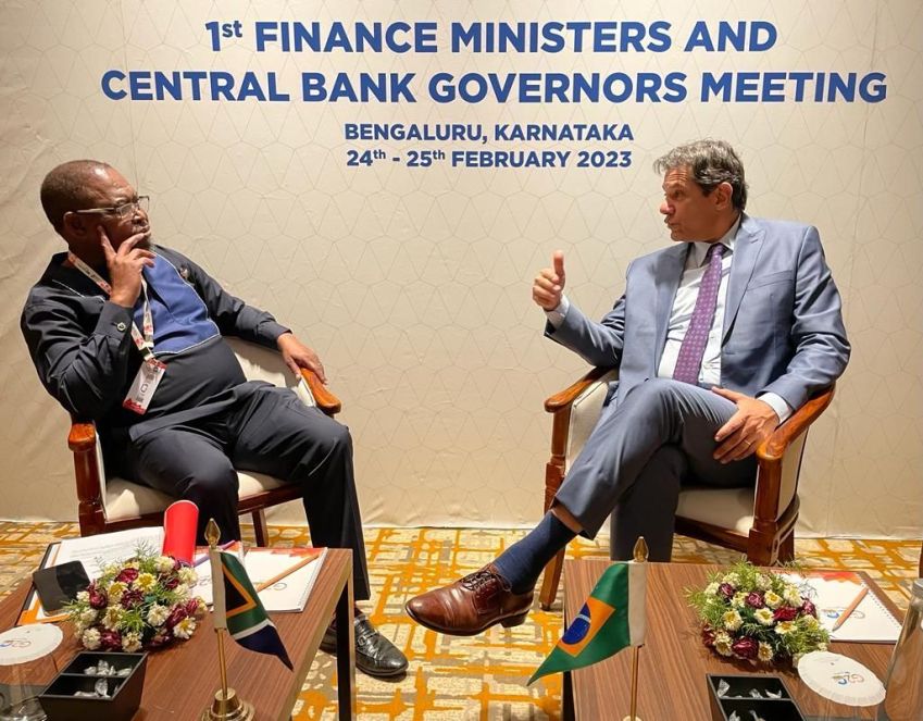 Ministro da Fazenda, Fernando Haddad, com o ministro da África do Sul Enoch Guandongwana em encontro do G20. 24/02/2023 / Divulgação