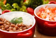 Dieta sem feijão aumenta em 20% chances de desenvolvimento de obesidade, diz estudo