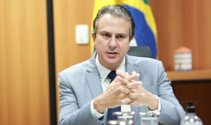 Governo deve anunciar novo reajuste para professores nesta semana