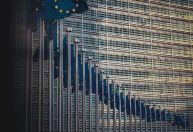 Zona do euro: inflação enfraquece e deve elevar apostas de corte nos juros
