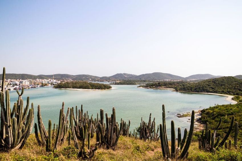 / Cidades baratas para viajar no Brasil: Cabo Frio, Rio de Janeiro