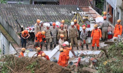 Deslizamentos matam 1 pessoa e deixam 3 desaparecidas no RJ