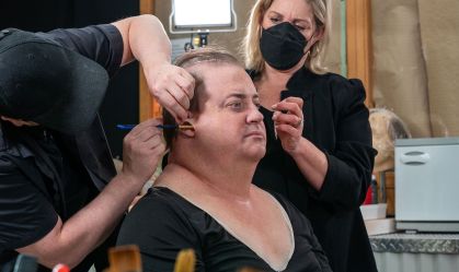 Vídeo mostra como é feita a transformação de Brendan Fraser em "A Baleia"; veja