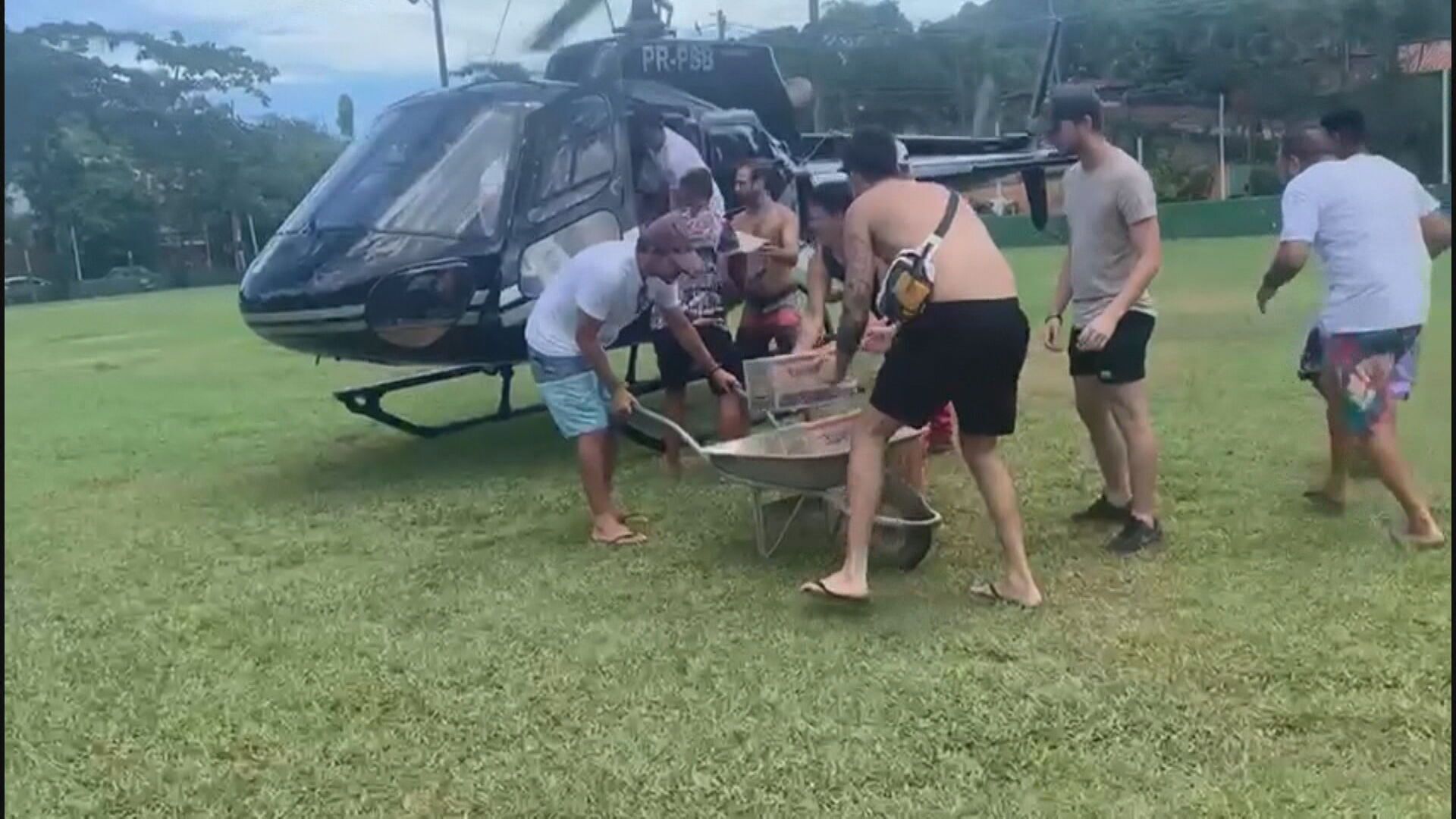 helicoptero-doacoes-sao-sebastiao