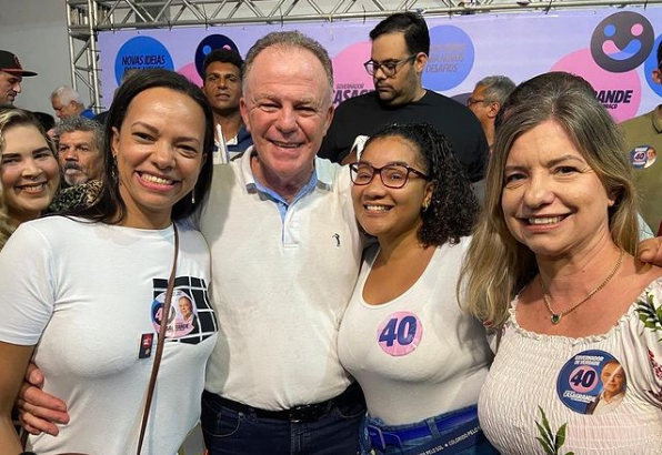 Rosana Foerste (última à direita) em evento de campanha de Renato Casagrande / Reprodução / Instagram