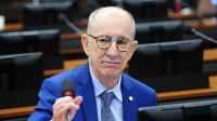 “Teclei errado”, diz Rui Falcão sobre voto favorável à derrubada do IOF