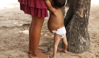 Mais da metade das crianças yanomami acompanhadas pelo Ministério da Saúde estavam com déficit nutricional, aponta relatório