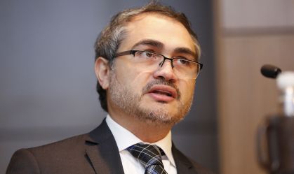 Febraban diz que bancos querem ambiente saudável: "Juro alto não interessa"