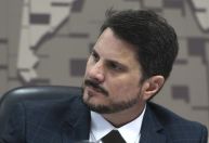 Grupo atuou para senador mudar versão e inocentar Bolsonaro sobre grampear Moraes, diz PF