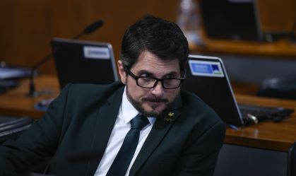 Marcos do Val passa mal após reunião com presidente do Podemos