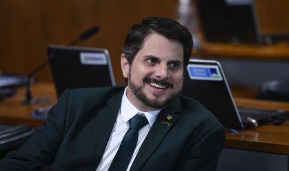 Randolfe e Renan representam contra Marcos do Val no Conselho de Ética do Senado