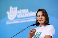 "Respeito meus enteados, mas penso diferente", diz Michelle