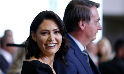"Estou às suas ordens, meu capitão", diz Michelle após condenação de Bolsonaro no TSE