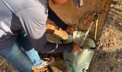 Universitários do RJ levam mochilas que purificam água para ajudar aldeias Yanomami