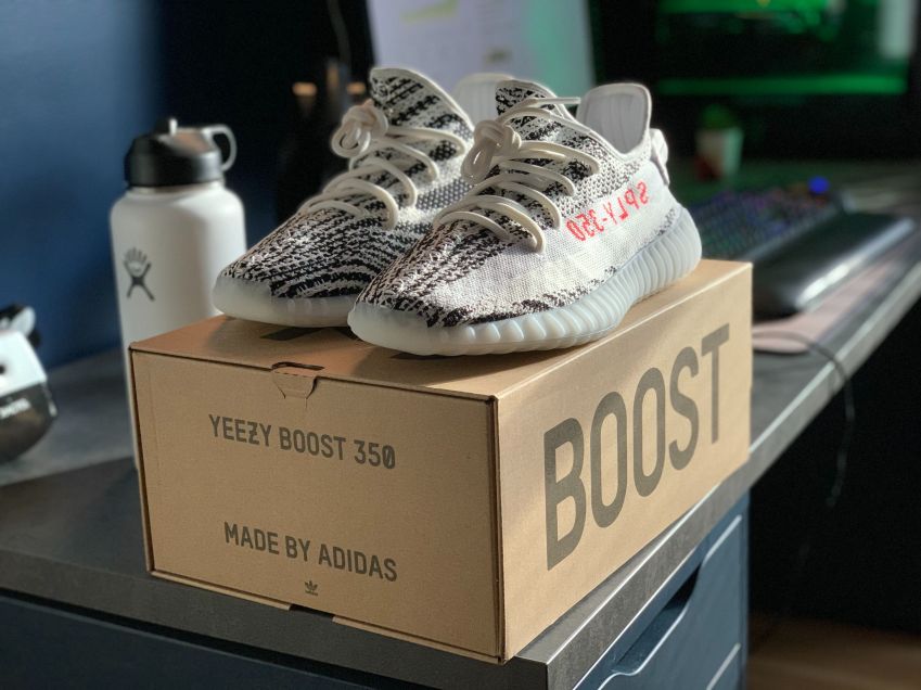 Adidas Yeezy Boost 350 / noah boisclair/Unsplash
