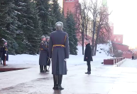 Putin homenageia soldados mortos no Dia do Defensor da Pátria