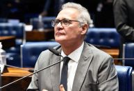 Renan Calheiros defende Lula sobre fala contra Israel: não “banalizou” o holocausto