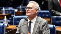 Renan Calheiros: projeto do IR poderá levar até 30 dias no Senado